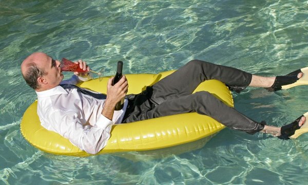 Человек на расслабоне