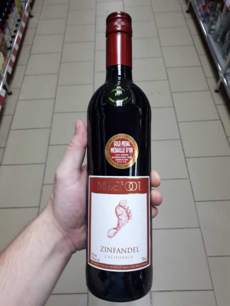 Вино barefoot Zinfandel красное
