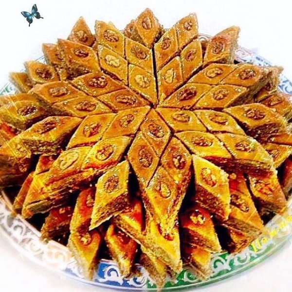 Пахлава украшенная