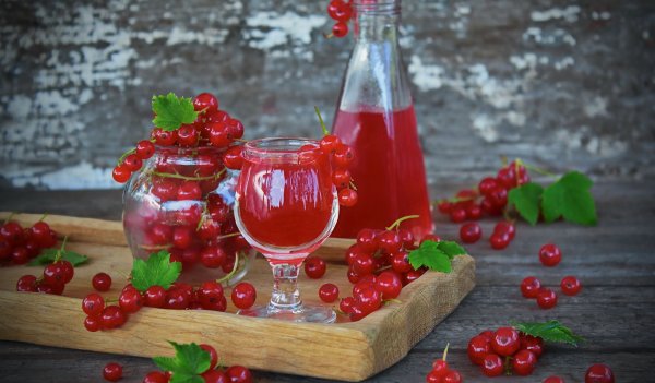 Наливка красная смородина