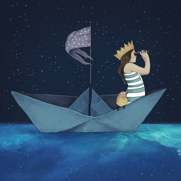 Девушка с бумажным корабликом