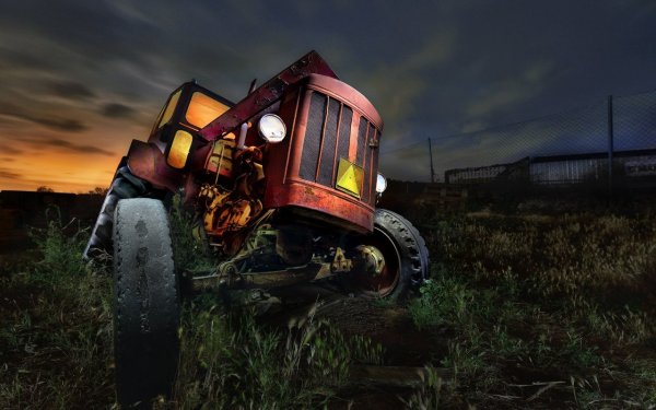 Трактор ночью