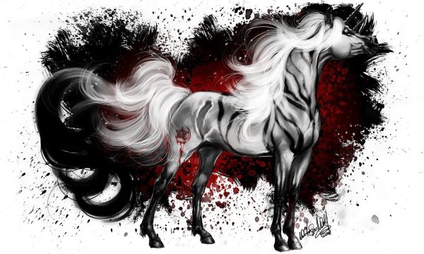 Единорог черный с белой гривой