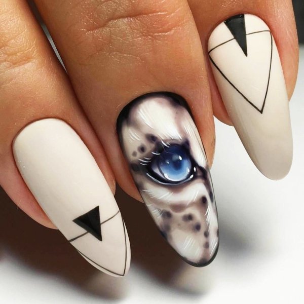 Маникюр с глазами