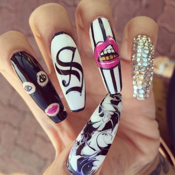 Креативные рисунки на ногтях