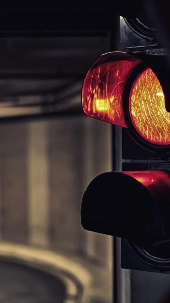 Желтый светофор