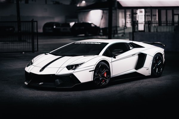 Lamborghini Aventador lp700-4 White