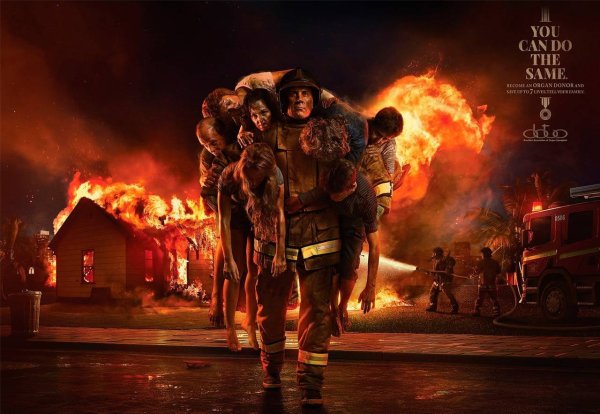 Пожарный в огне