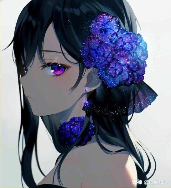 Девушка с фиолетовыми глазами и черными волосами