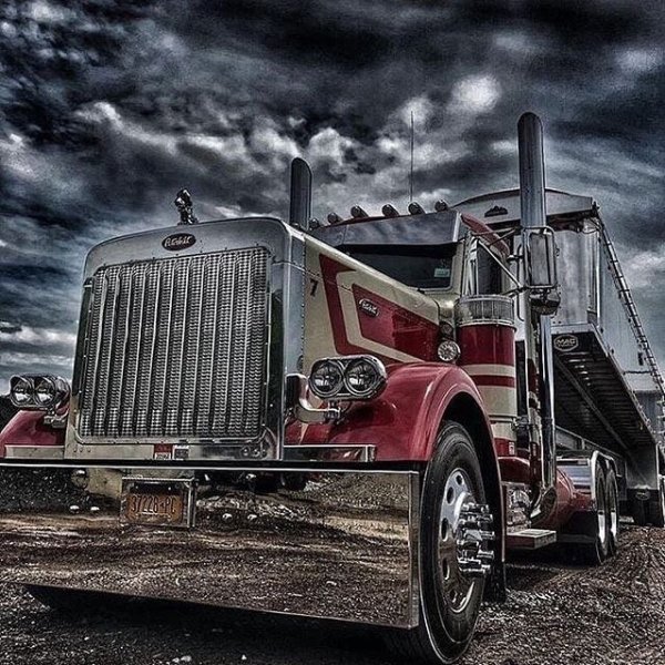 Петербилт тягач арты