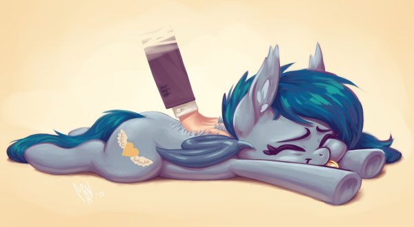 Пони валяется