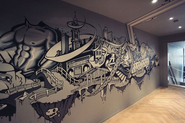 Граффити на стене в квартире