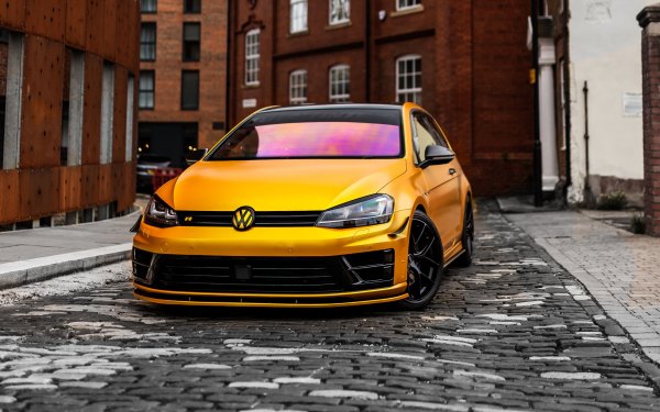 Volkswagen Golf GTI 2021 Yellow