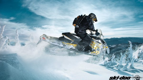 Спорт снегоход BRP Ski-Doo