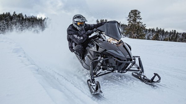 Снегоход Arctic Cat