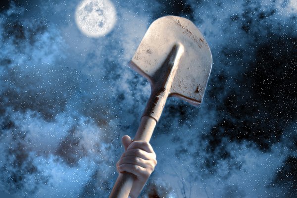 Лопата в руке