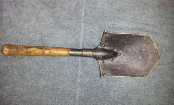 Саперная лопатка боевой топор