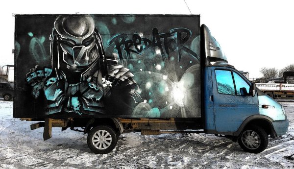 Аэрография на воротах грузовиков