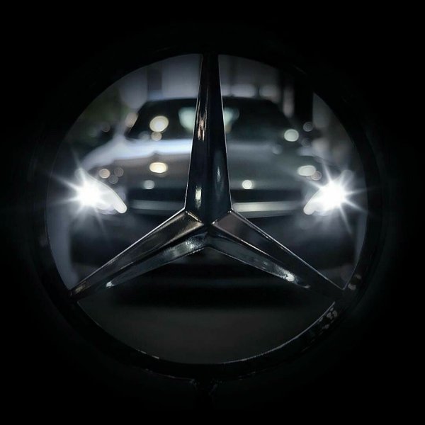 Mercedes Benz logo
