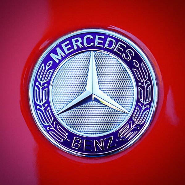 Mercedes Benz logo
