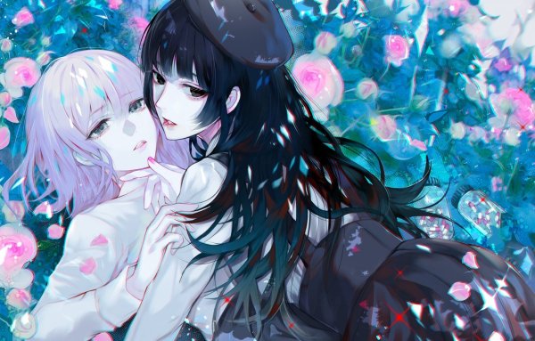 Аниме блондинка и брюнетка