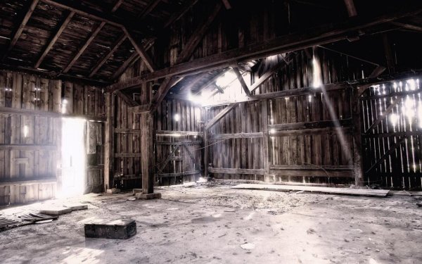 Старый ангар внутри