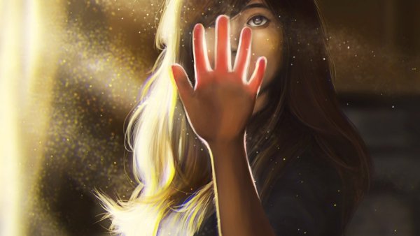 Девушка протягивает руку