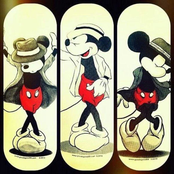 Танцующий Микки Маус