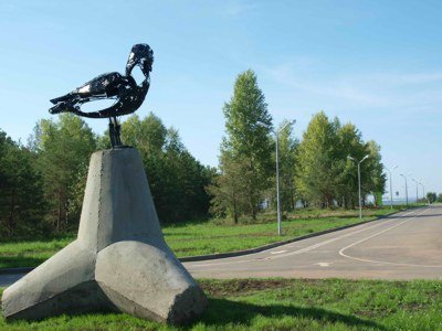 Памятник КАМАЗУ В Набережных Челнах