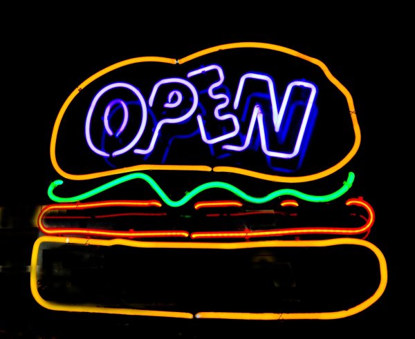 Неоновый игровой автомат