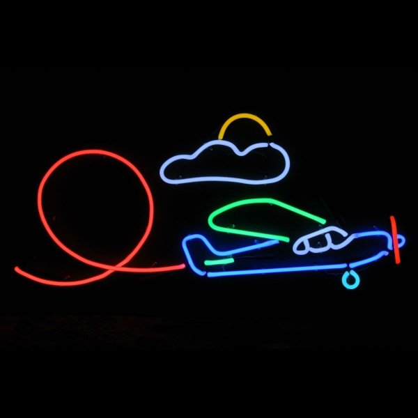 Неоновая вывеска самолет