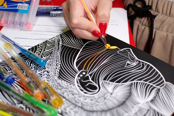 Раскраска магия черного роскошь цветов