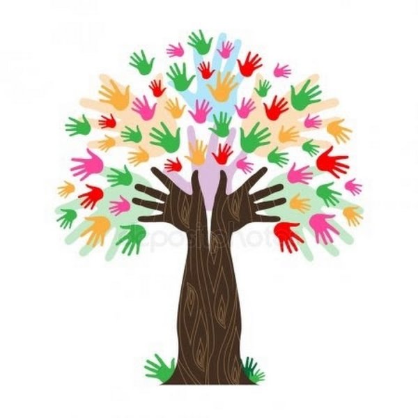 Дерево с ладошками детей