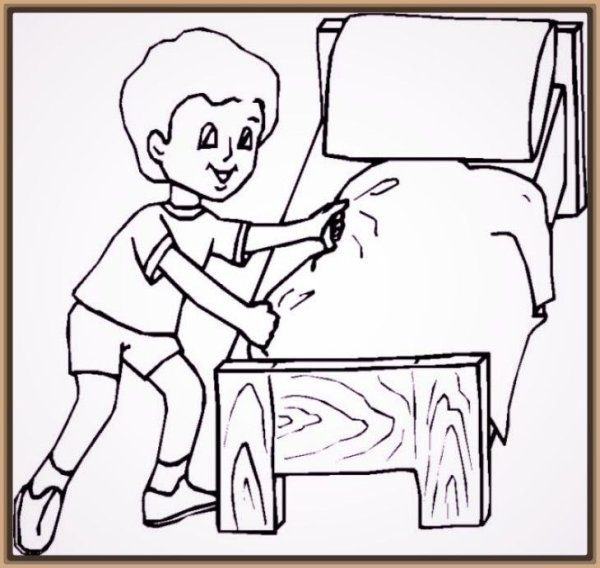 Мальчик заправляет кровать