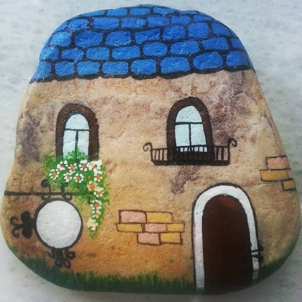 Роспись на камнях домики