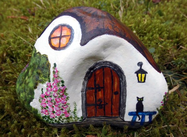 Домики на камнях