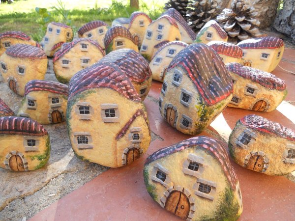 Домики на камушках