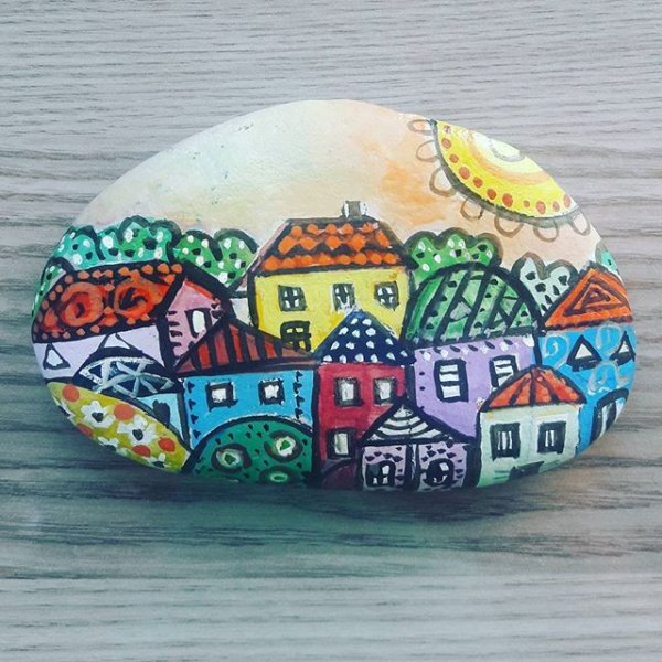 Роспись камней акриловыми красками домики