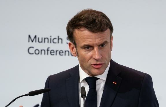 Эммануэль Макрон карикатура