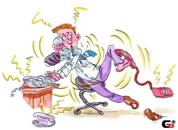 Девушка с трубкой телефона