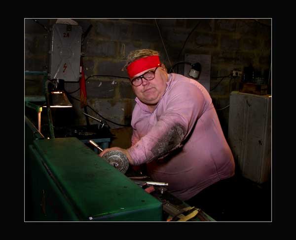 Смешной фрезеровщик