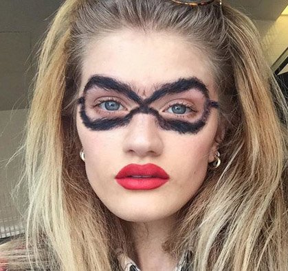 Брежнев монобровь