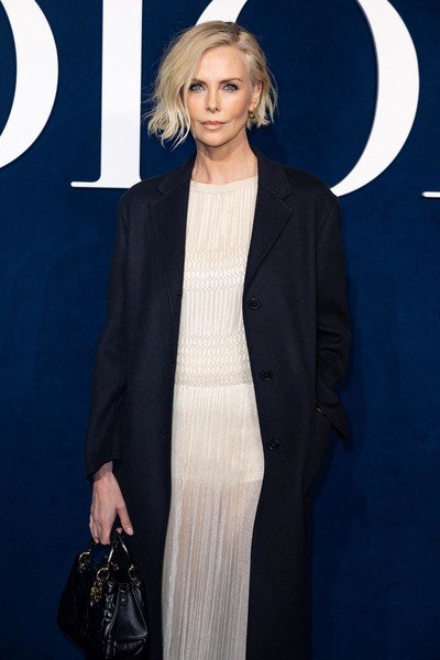 Шарлиз Терон 18