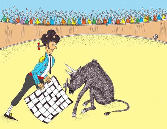 Человек разгадывает кроссворд