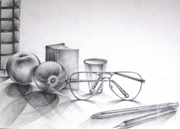 Натюрморт из мелких предметов карандашом