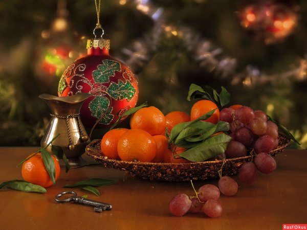 Мандарины и елка