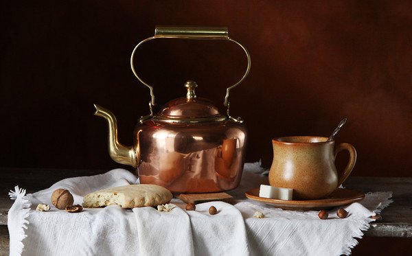 Натюрморт с чайной посудой