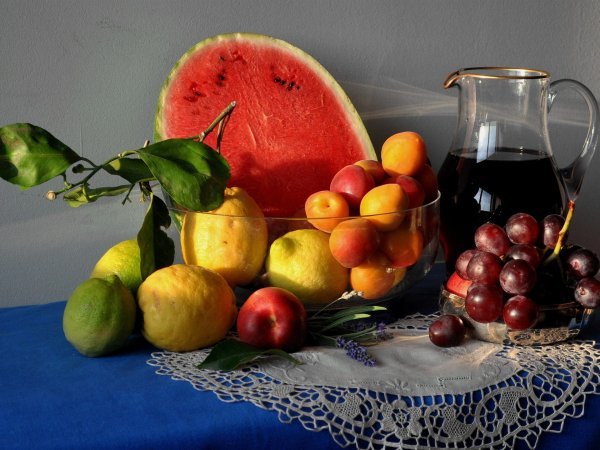 Натюрморт яблоко груша виноград