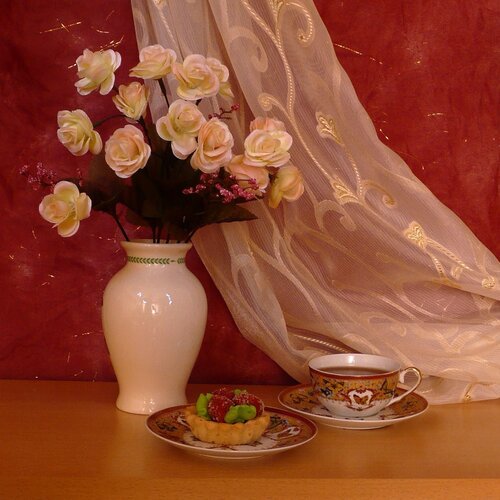 Натюрморт духи цветы