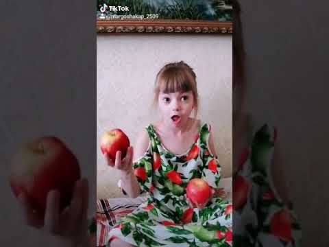 Сваты девочка и персики